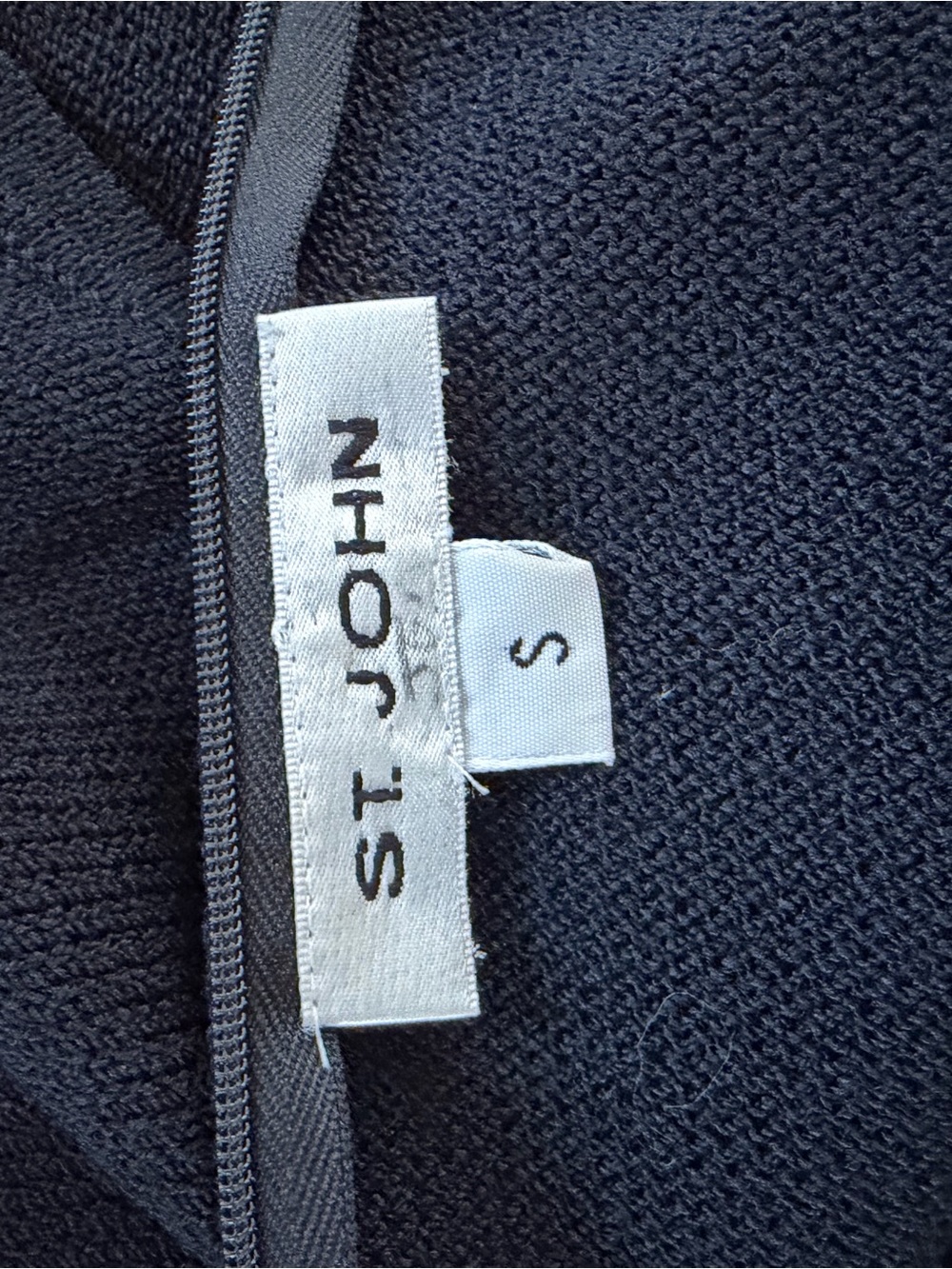 St. John Shell sweater - Picture 3 of 3